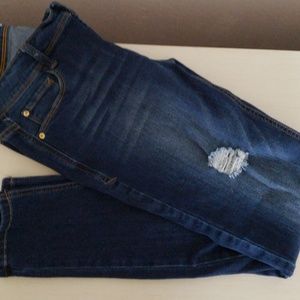Skinny distressed Kensie jeans